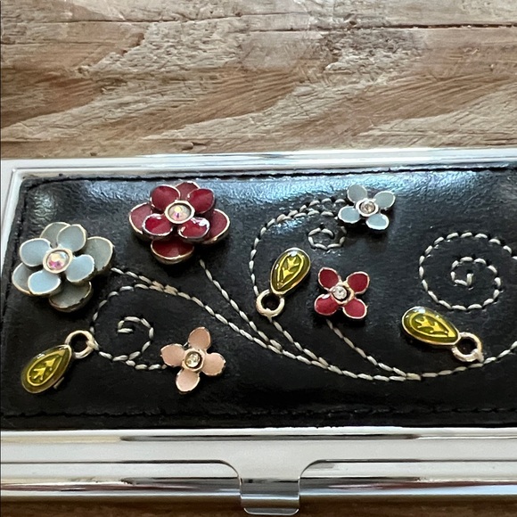 EXQUISITE Brighton Black Card Holder with Floral Design Brand New - Picture 3 of 6